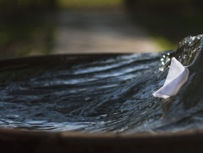 水之力量，水能载舟的哲学与启示