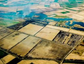 日媒航拍石川县能登地区震后景象，灾后重建与日本精神的坚韧不拔