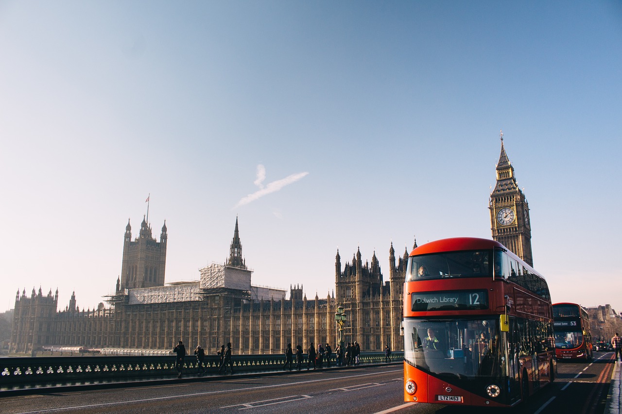 英国房地产市场持续繁荣，房价连续第四个月上涨